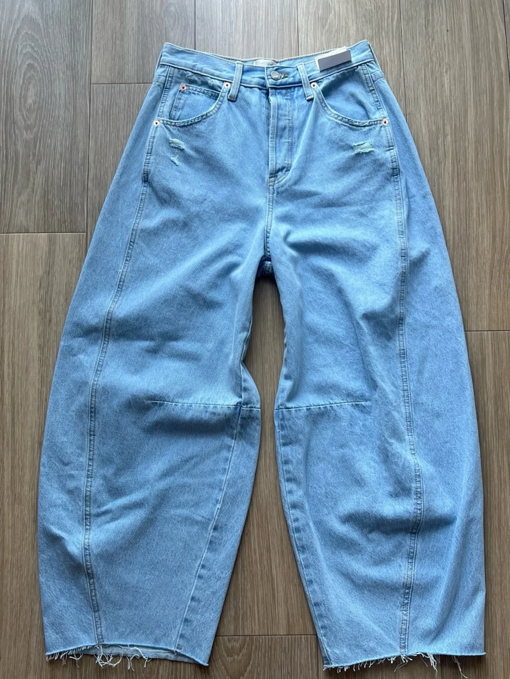 Universal Thread high rise curved leg jeans in blue, size 4 #highrise #barrel - Picture 1 of 4